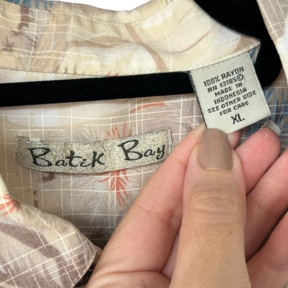 Vintage Batik Bay Men's Palm Tree and Leaves Hawaiian Button Up Size XL - Picture 3 of 5